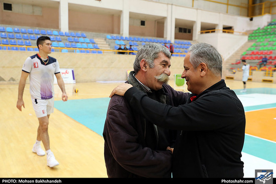 تمرین تیم والیبال پیام خراسان پیش از بازی با شهرداری گنبد / عکس: محسن بخشنده / شهرآرا