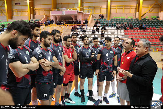 تمرین تیم والیبال پیام خراسان پیش از بازی با شهرداری گنبد / عکس: محسن بخشنده / شهرآرا