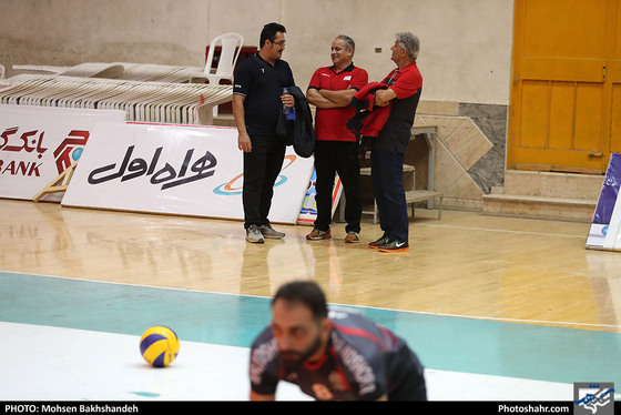 تمرین تیم والیبال پیام خراسان پیش از بازی با شهرداری گنبد / عکس: محسن بخشنده / شهرآرا