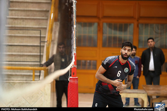 تمرین تیم والیبال پیام خراسان پیش از بازی با شهرداری گنبد / عکس: محسن بخشنده / شهرآرا