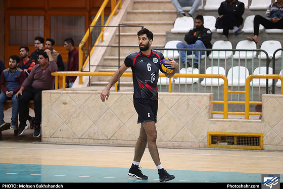 تمرین تیم والیبال پیام خراسان پیش از بازی با شهرداری گنبد / عکس: محسن بخشنده / شهرآرا