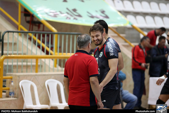 تمرین تیم والیبال پیام خراسان پیش از بازی با شهرداری گنبد / عکس: محسن بخشنده / شهرآرا