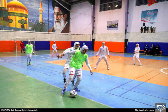 تمرین تیم فوتسال بانوان هیات فوتبال خراسان رضوی - عکس : محسن بخشنده /شهرآرا