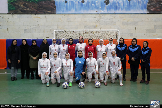 تمرین تیم فوتسال بانوان هیات فوتبال خراسان رضوی - عکس : محسن بخشنده /شهرآرا