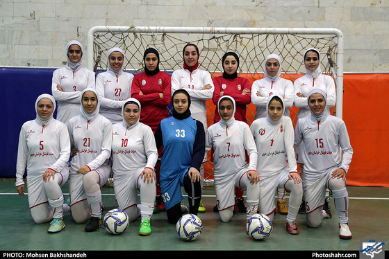 تمرین تیم فوتسال بانوان هیات فوتبال خراسان رضوی - عکس : محسن بخشنده /شهرآرا