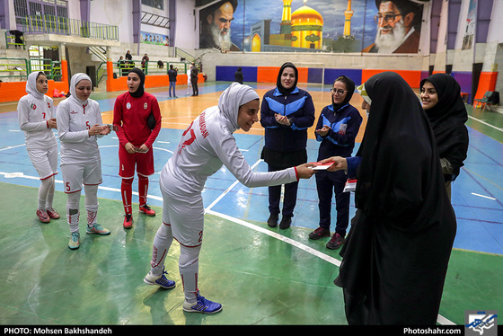 تمرین تیم فوتسال بانوان هیات فوتبال خراسان رضوی - عکس : محسن بخشنده /شهرآرا
