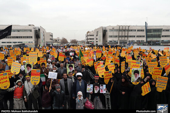  راهپیمایی حماسه نهم دی ماه در مشهد  - عکس : محسن بخشنده / شهرآرا