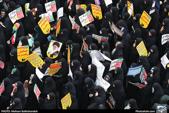 راهپیمایی حماسه نهم دی ماه در مشهد  - عکس : محسن بخشنده / شهرآرا