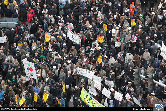  راهپیمایی حماسه نهم دی ماه در مشهد  - عکس : محسن بخشنده / شهرآرا