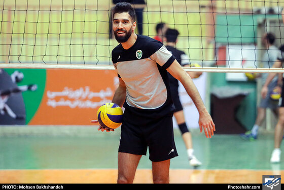 تمرین تیم والیبال پیام خراسان پیش از بازی با خاتم اردکان