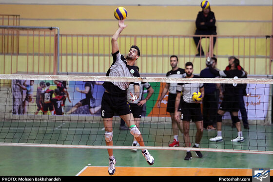 تمرین تیم والیبال پیام خراسان پیش از بازی با خاتم اردکان