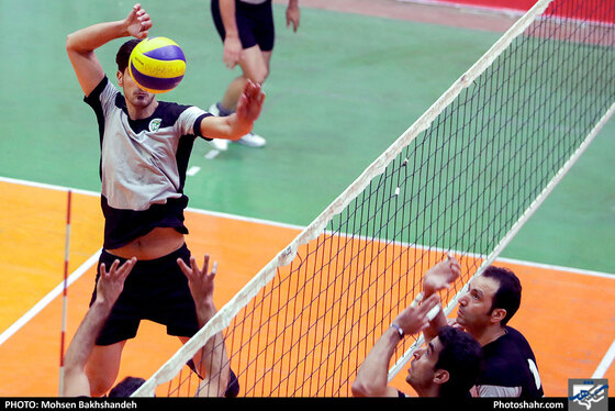 تمرین تیم والیبال پیام خراسان پیش از بازی با خاتم اردکان