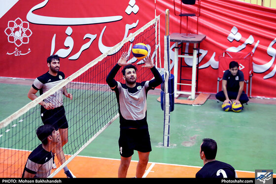 تمرین تیم والیبال پیام خراسان پیش از بازی با خاتم اردکان