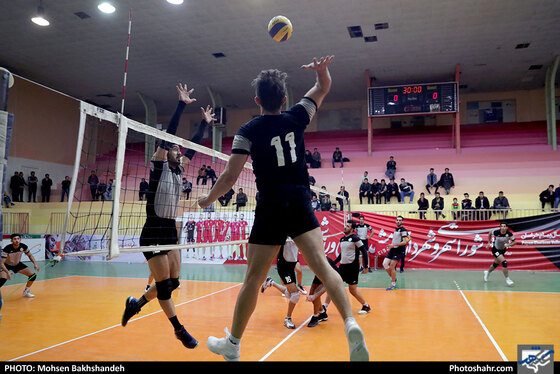 تمرین تیم والیبال پیام خراسان پیش از بازی با خاتم اردکان