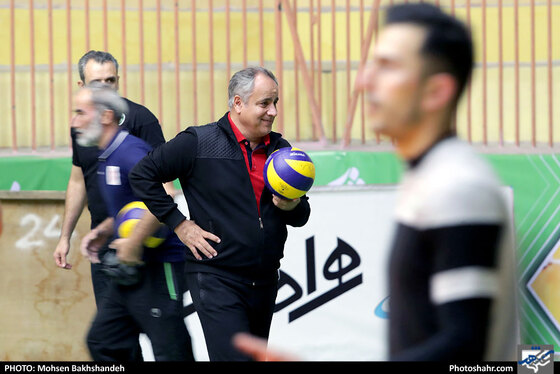 تمرین تیم والیبال پیام خراسان پیش از بازی با خاتم اردکان