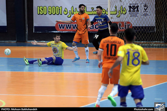 لیگ برتر فوتسال / فرش آرا مشهد و آذرخش بندرعباس / عکس: محسن بخشنده / شهرآرا
