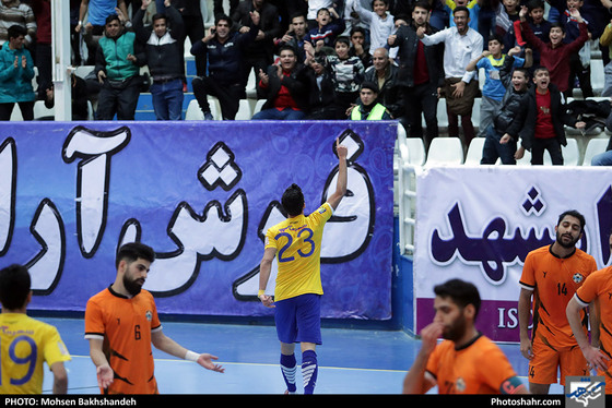 لیگ برتر فوتسال / فرش آرا مشهد و آذرخش بندرعباس / عکس: محسن بخشنده / شهرآرا
