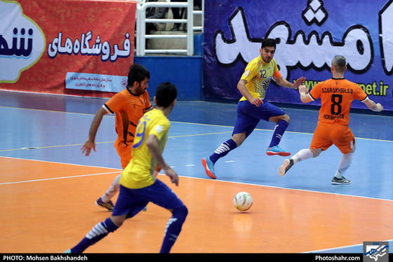 لیگ برتر فوتسال / فرش آرا مشهد و آذرخش بندرعباس / عکس: محسن بخشنده / شهرآرا
