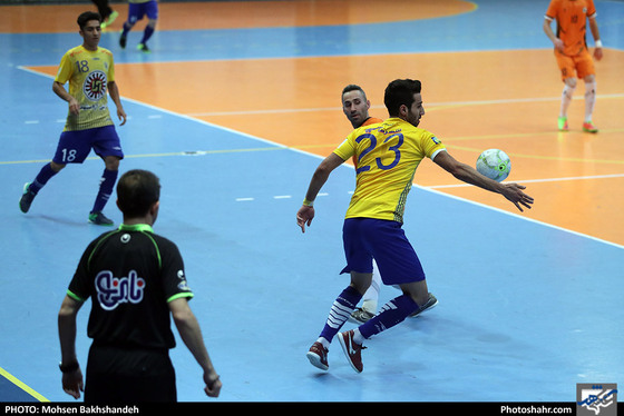 لیگ برتر فوتسال / فرش آرا مشهد و آذرخش بندرعباس / عکس: محسن بخشنده / شهرآرا
