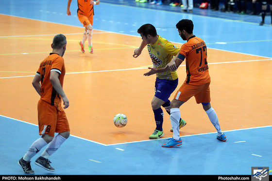 لیگ برتر فوتسال / فرش آرا مشهد و آذرخش بندرعباس / عکس: محسن بخشنده / شهرآرا
