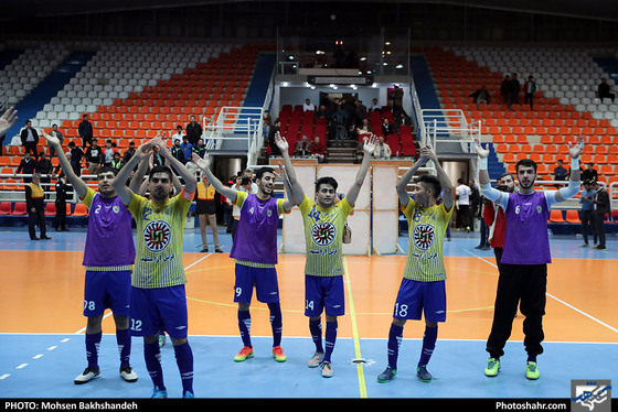 لیگ برتر فوتسال / فرش آرا مشهد و آذرخش بندرعباس / عکس: محسن بخشنده / شهرآرا
