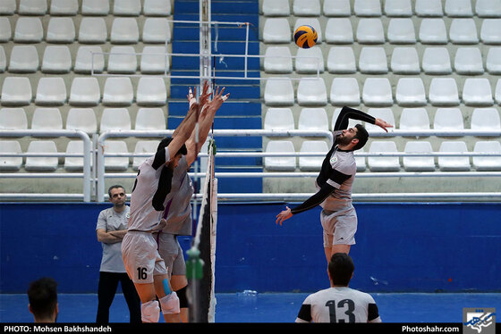  آخرین جلسه تمرین تیم والیبال پیام خراسان پیش از بازی با شهرداری تبریز - عکس : محسن بخشنده / شهرآرا