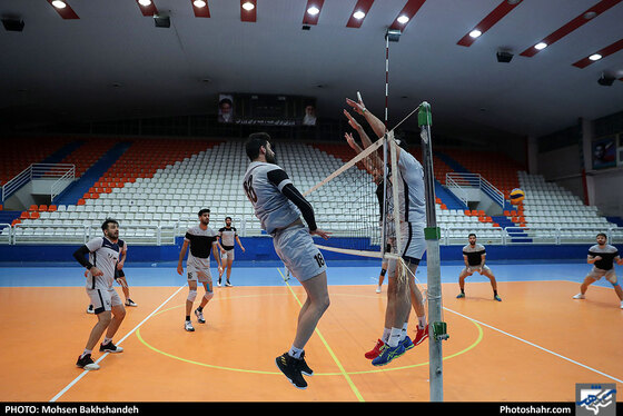  آخرین جلسه تمرین تیم والیبال پیام خراسان پیش از بازی با شهرداری تبریز - عکس : محسن بخشنده / شهرآرا
