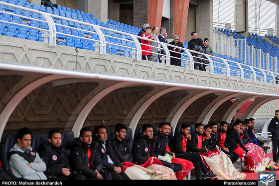 دیدار دوستانه فوتبال | پدیده مشهد و سپاهان اصفهان - عکس : محسن بخشنده / شهرآرا