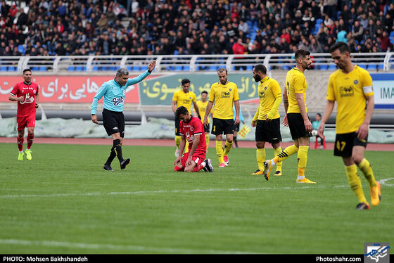 دیدار دوستانه فوتبال | پدیده مشهد و سپاهان اصفهان - عکس : محسن بخشنده / شهرآرا