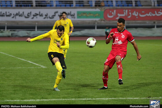 دیدار دوستانه فوتبال | پدیده مشهد و سپاهان اصفهان - عکس : محسن بخشنده / شهرآرا