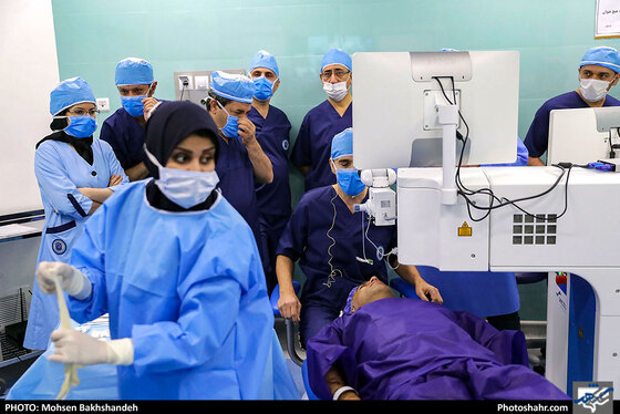 عمل جراحی سنتو لیزر در بیمارستان بینا - عکس : محسن بخشنده / شهرآرا
