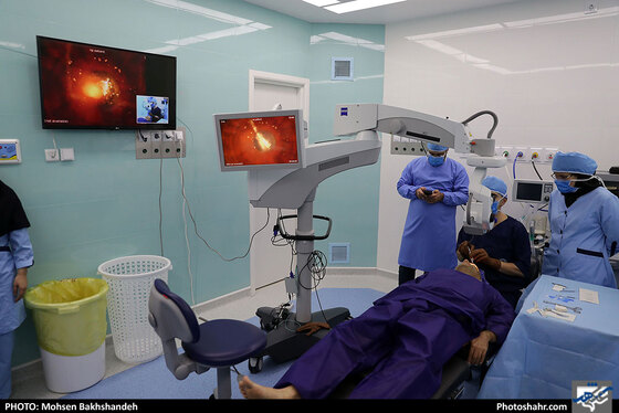 عمل جراحی سنتو لیزر در بیمارستان بینا - عکس : محسن بخشنده / شهرآرا