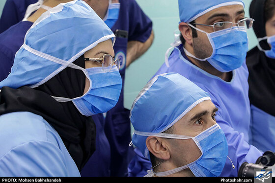 عمل جراحی سنتو لیزر در بیمارستان بینا - عکس : محسن بخشنده / شهرآرا