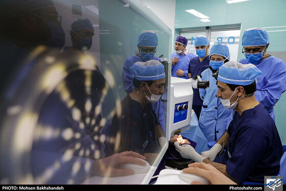 عمل جراحی سنتو لیزر در بیمارستان بینا - عکس : محسن بخشنده / شهرآرا