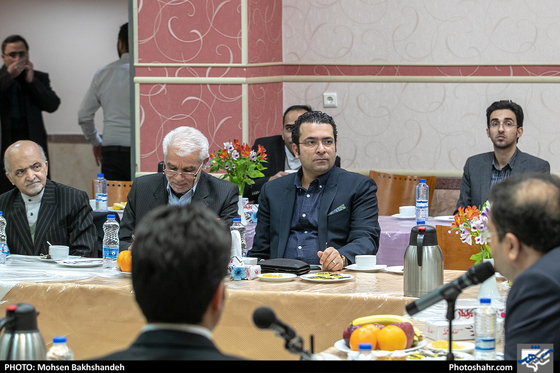 نشست صمیمی شهردار مشهد با تیم فوتسال فرش آرا -عکاس: محسن بخشنده / شهرآرا