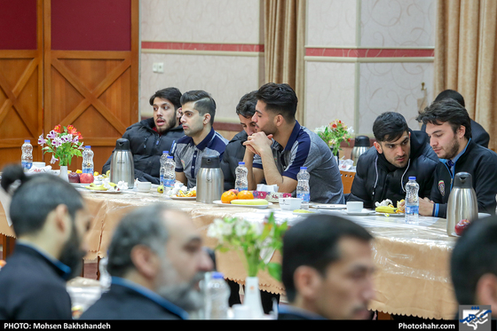 نشست صمیمی شهردار مشهد با تیم فوتسال فرش آرا -عکاس: محسن بخشنده / شهرآرا