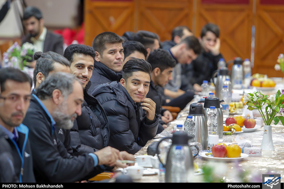 نشست صمیمی شهردار مشهد با تیم فوتسال فرش آرا -عکاس: محسن بخشنده / شهرآرا