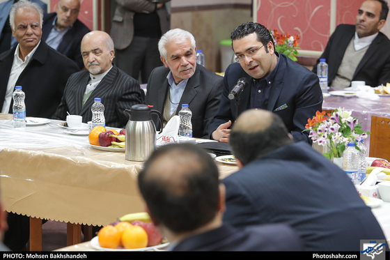 نشست صمیمی شهردار مشهد با تیم فوتسال فرش آرا -عکاس: محسن بخشنده / شهرآرا