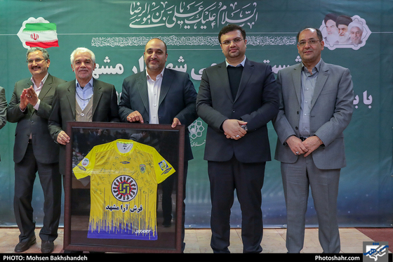 نشست صمیمی شهردار مشهد با تیم فوتسال فرش آرا -عکاس: محسن بخشنده / شهرآرا