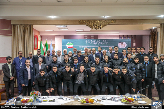 نشست صمیمی شهردار مشهد با تیم فوتسال فرش آرا -عکاس: محسن بخشنده / شهرآرا