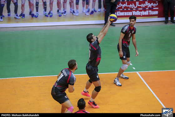 لیگ برتر والیبال مسابقه پیام مشهد و عقاب نهاجا تهران -عکاس: محسن بخشنده / شهرآرا