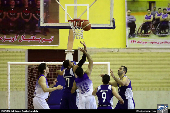 لیگ برتر بسکتبال / آویژه صنعت پارسای مشهد و پالایش نفت آبادان - عکاس: محسن بخشنده / شهرآرا