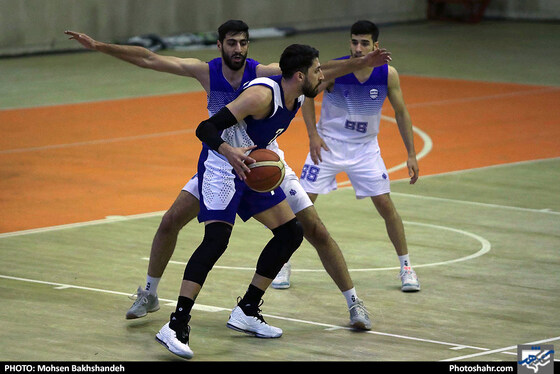 لیگ برتر بسکتبال / آویژه صنعت پارسای مشهد و پالایش نفت آبادان - عکاس: محسن بخشنده / شهرآرا