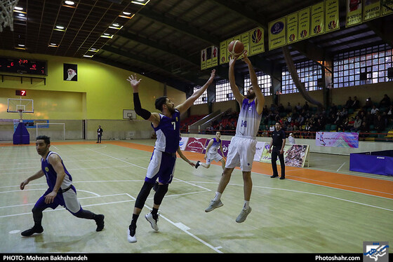 لیگ برتر بسکتبال / آویژه صنعت پارسای مشهد و پالایش نفت آبادان - عکاس: محسن بخشنده / شهرآرا