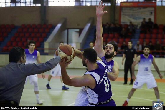 لیگ برتر بسکتبال / آویژه صنعت پارسای مشهد و پالایش نفت آبادان - عکاس: محسن بخشنده / شهرآرا