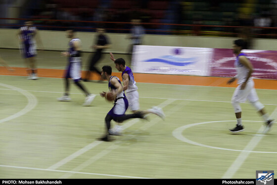 لیگ برتر بسکتبال / آویژه صنعت پارسای مشهد و پالایش نفت آبادان - عکاس: محسن بخشنده / شهرآرا