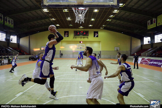 لیگ برتر بسکتبال / آویژه صنعت پارسای مشهد و پالایش نفت آبادان - عکاس: محسن بخشنده / شهرآرا