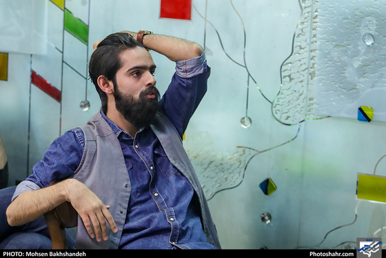 48‌سال نگاه با حسرت - عکس: محسن بخشنده / شهرآرا