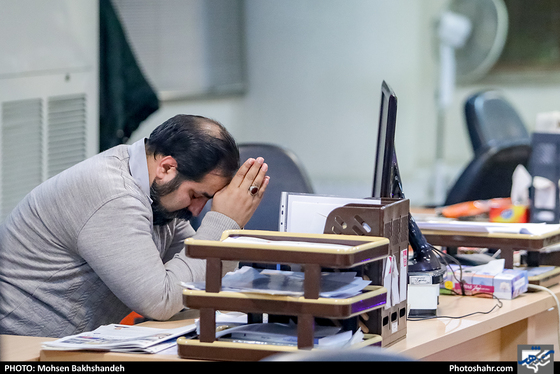 48‌سال نگاه با حسرت - عکس: محسن بخشنده / شهرآرا