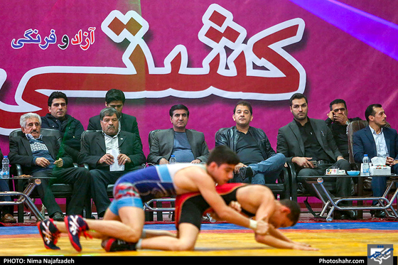 مسابقات لیگ کشتی آزاد و فرنگی محلات مشهد-عکس: نیما نجف‌زاده/شهرآرا